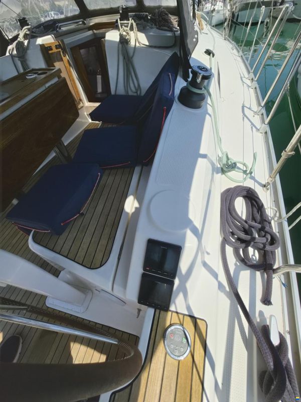 Bavaria CRUISER 37