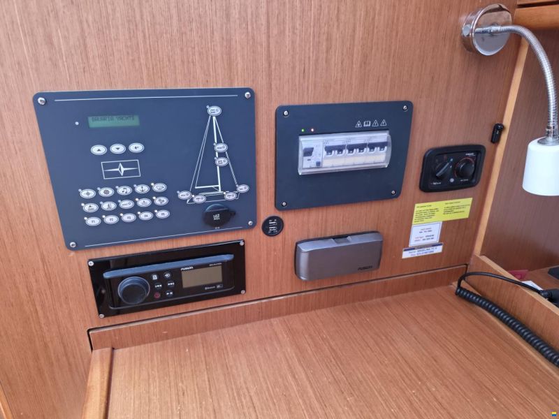 Bavaria CRUISER 37