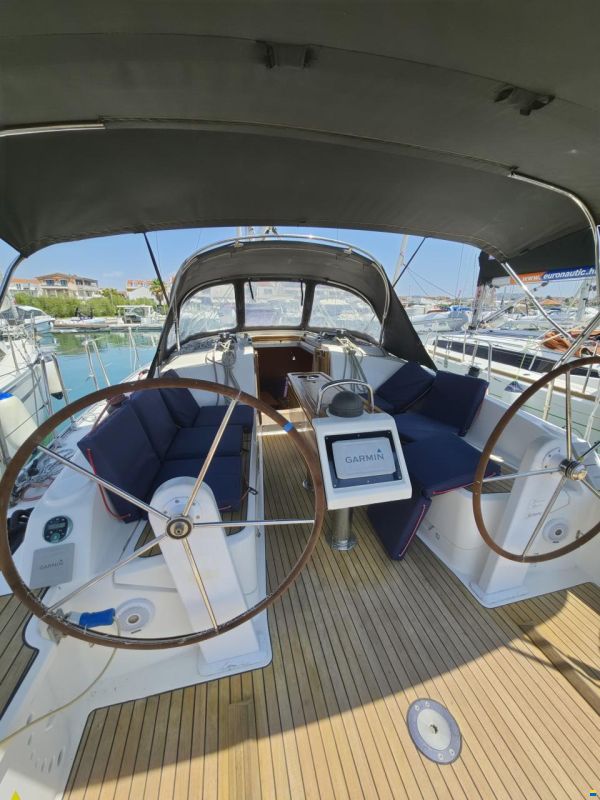 Bavaria CRUISER 37