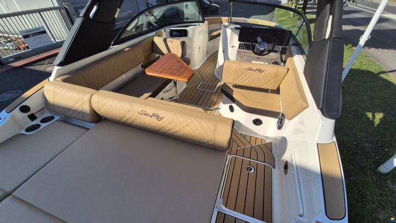 Sea Ray SDX 230 Surf