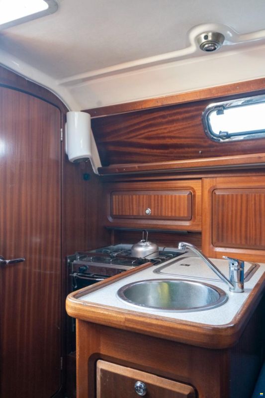 Bavaria 33 ft
