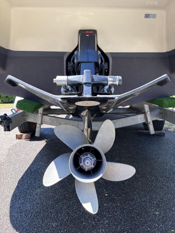 Stingray 200 LX
