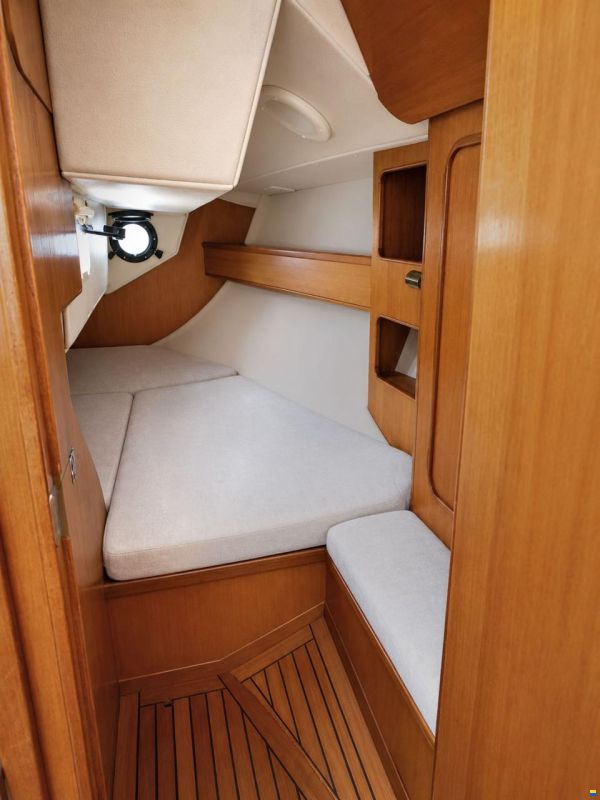 Elan 33