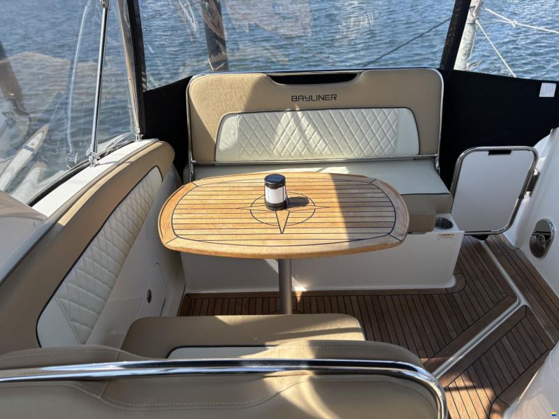 Bayliner Ciera 8