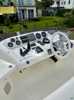 Sealine F330