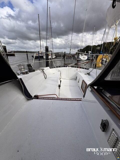 Yachting France (FRA) Jouët 37