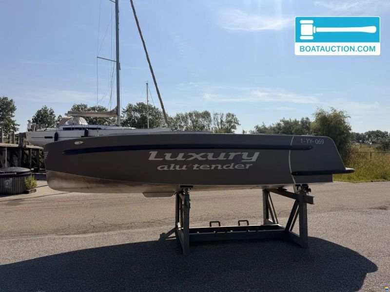 Luxury Alu tender 65