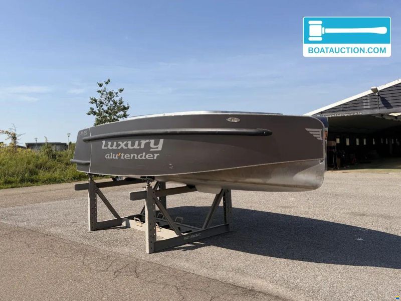 Luxury Alu tender 65