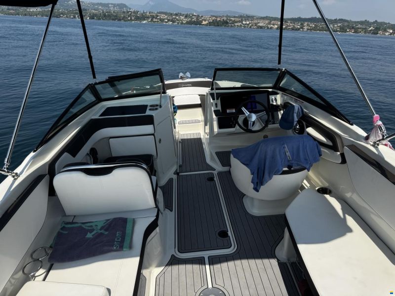 Sea Ray 210 SPXE