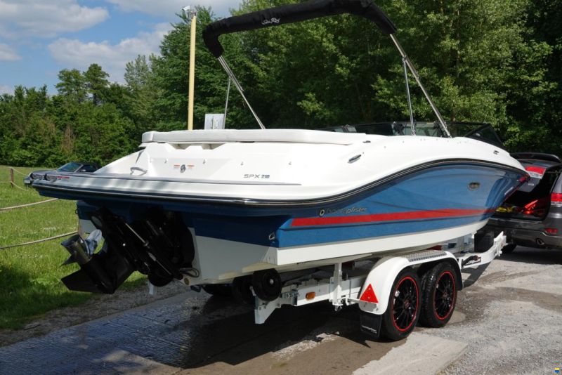 Sea Ray 210 SPXE
