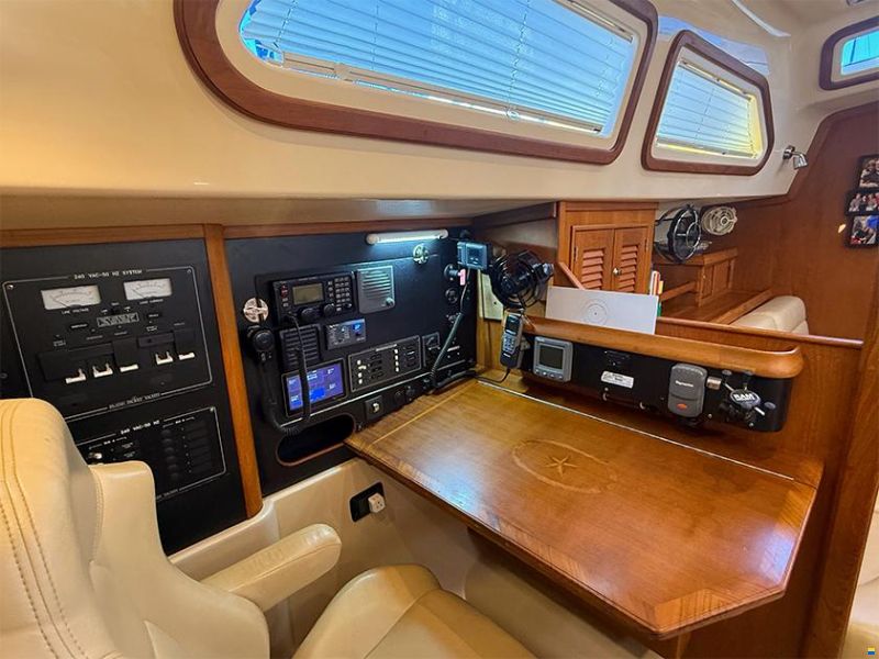 Island Packet 465