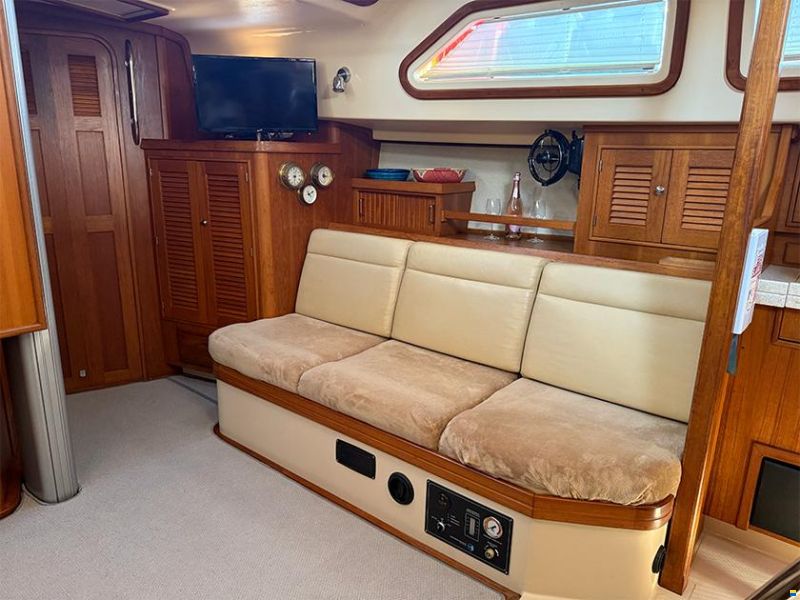 Island Packet 465