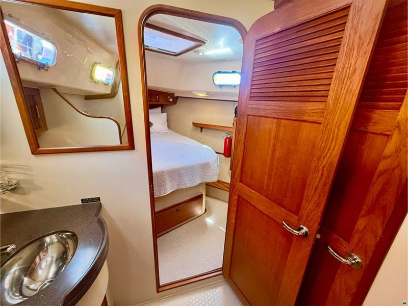 Island Packet 465