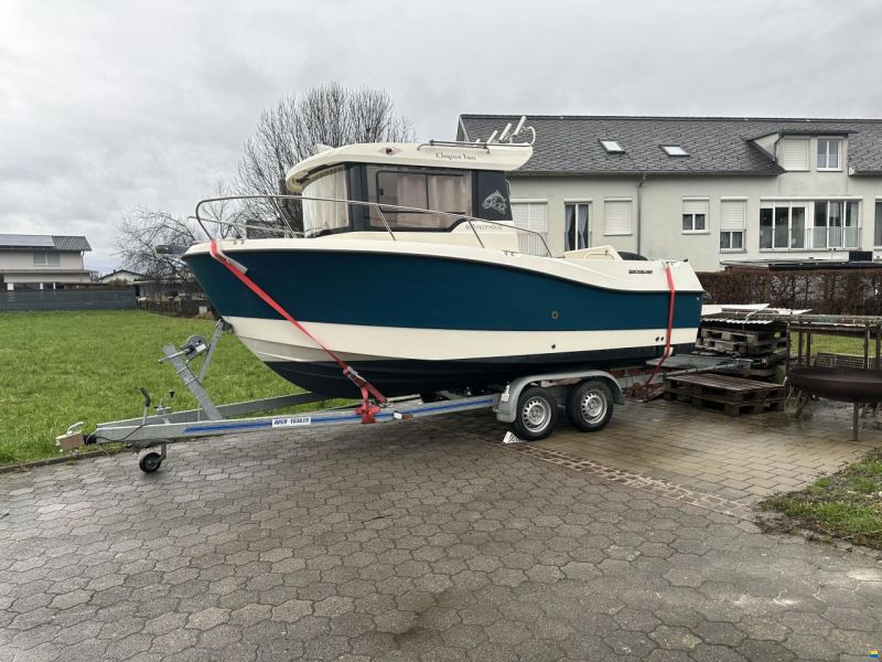 Quicksilver 605 Pilothouse