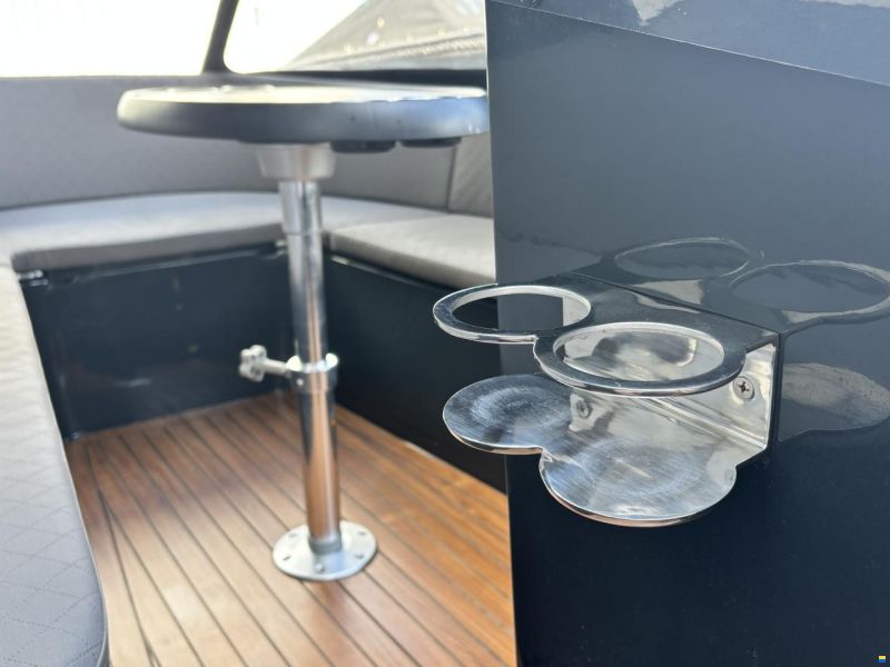 Admiral 570 Tender
