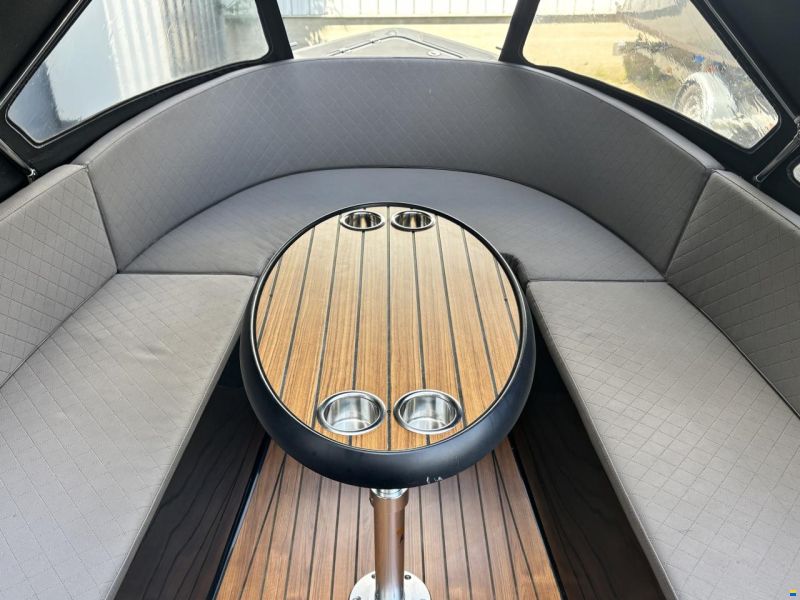 Admiral 570 Tender