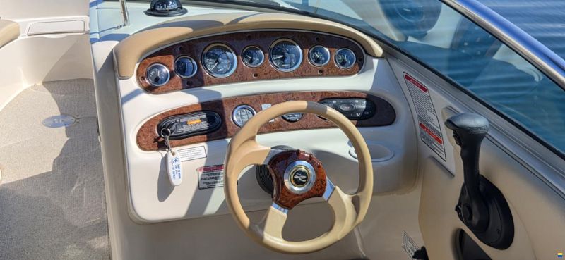 Sea Ray 240 Sundeck