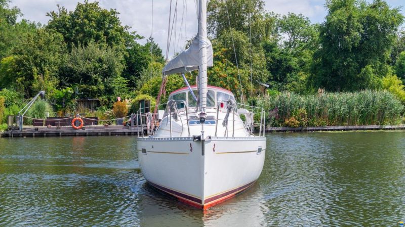 Beneteau OCEANIS 281