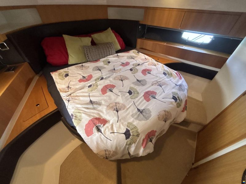 Fairline 38