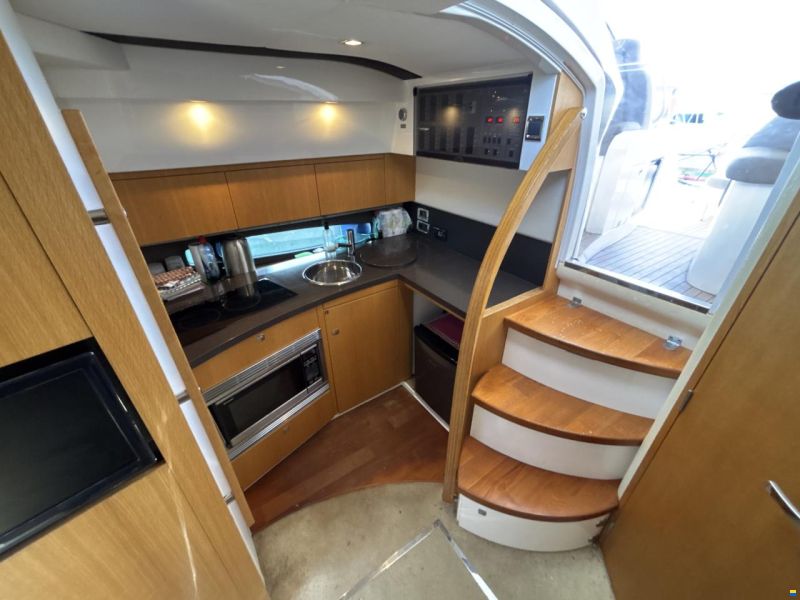 Fairline 38