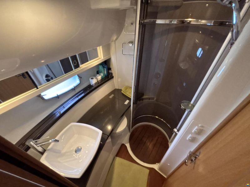 Fairline 38