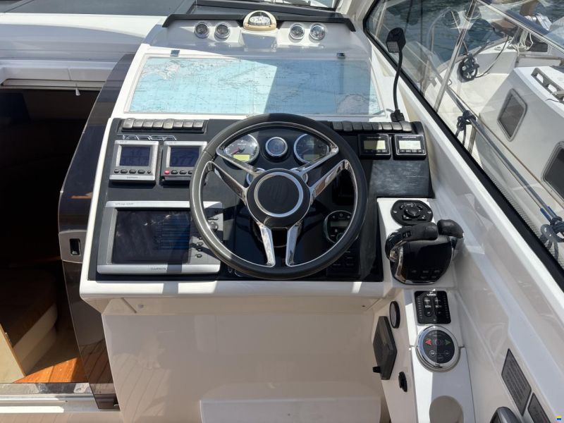 Fairline 38