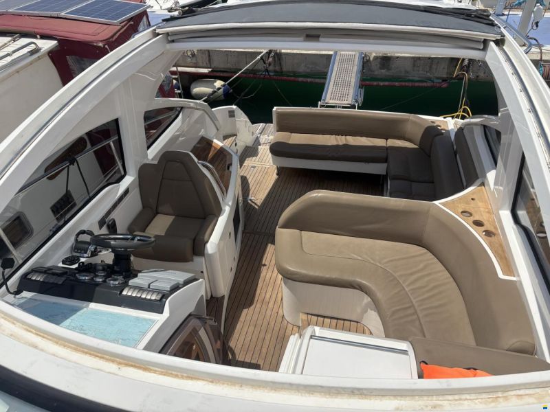 Fairline 38