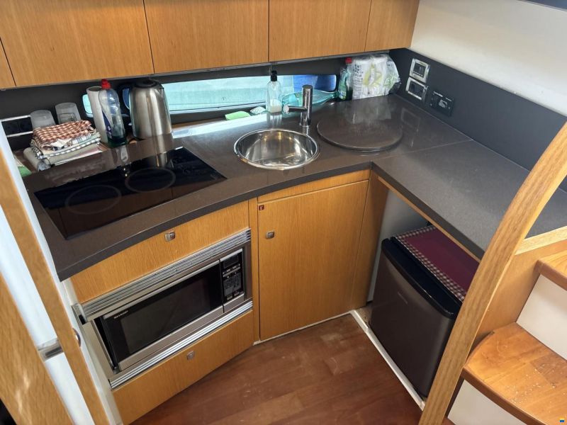 Fairline 38
