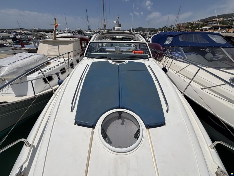 Fairline 38