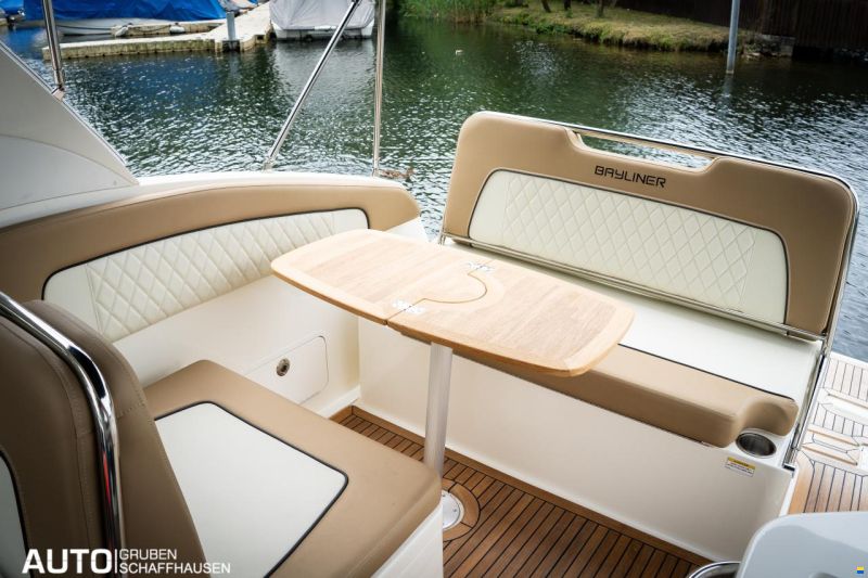 Bayliner Ciera 8