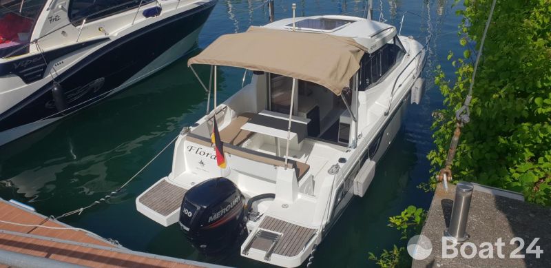 Jeanneau 695