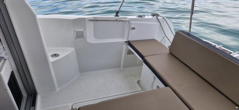 Jeanneau 695