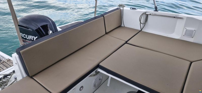 Jeanneau 695