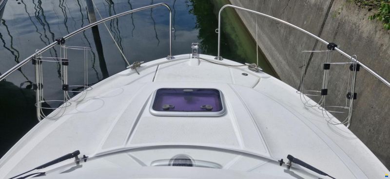 Jeanneau 695
