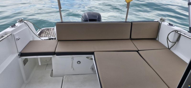 Jeanneau 695