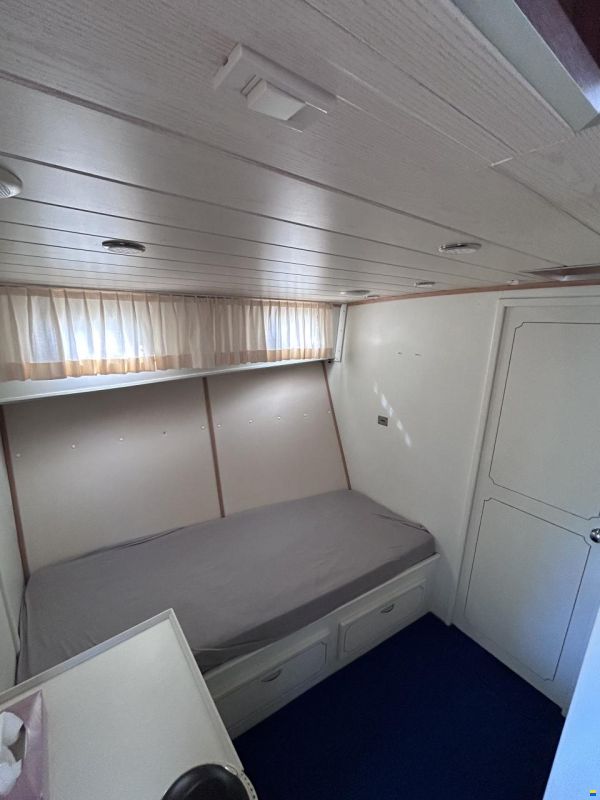 Tollycraft 37