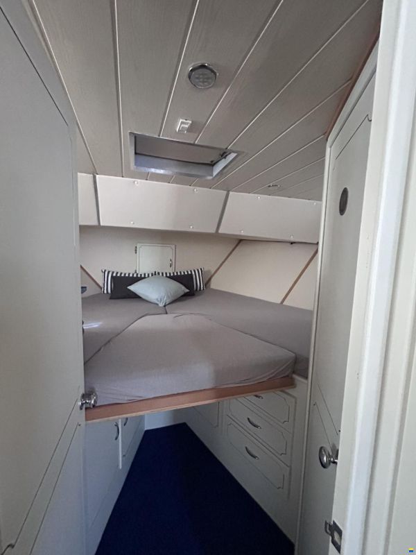 Tollycraft 37