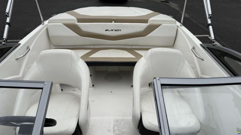 Larson 850 LX