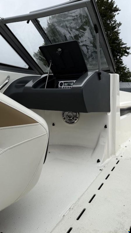 Larson 850 LX