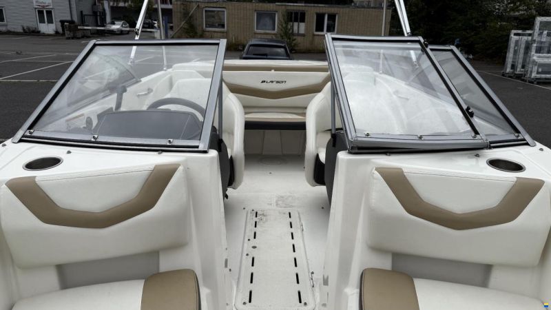 Larson 850 LX