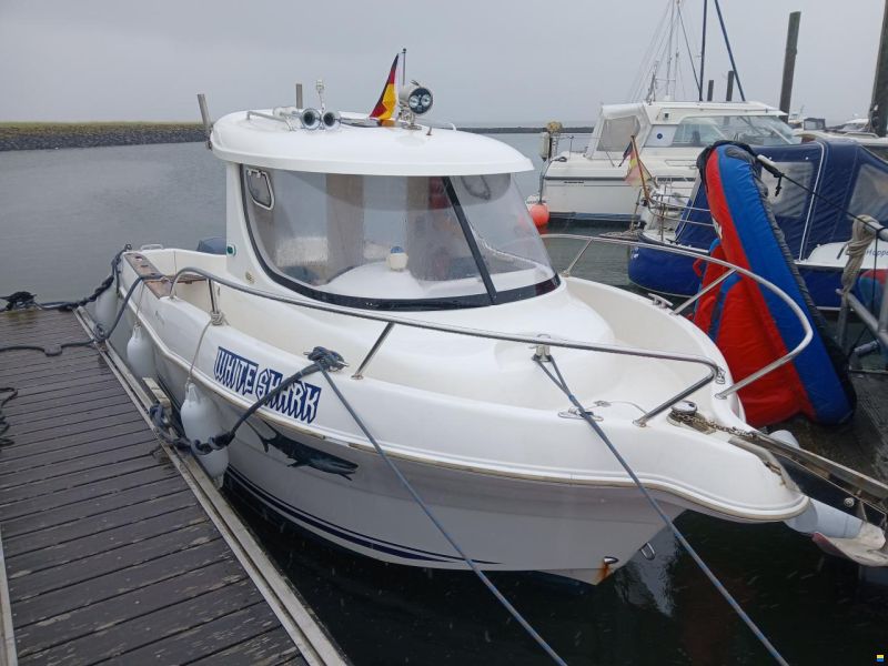 Quicksilver 640 Pilothouse