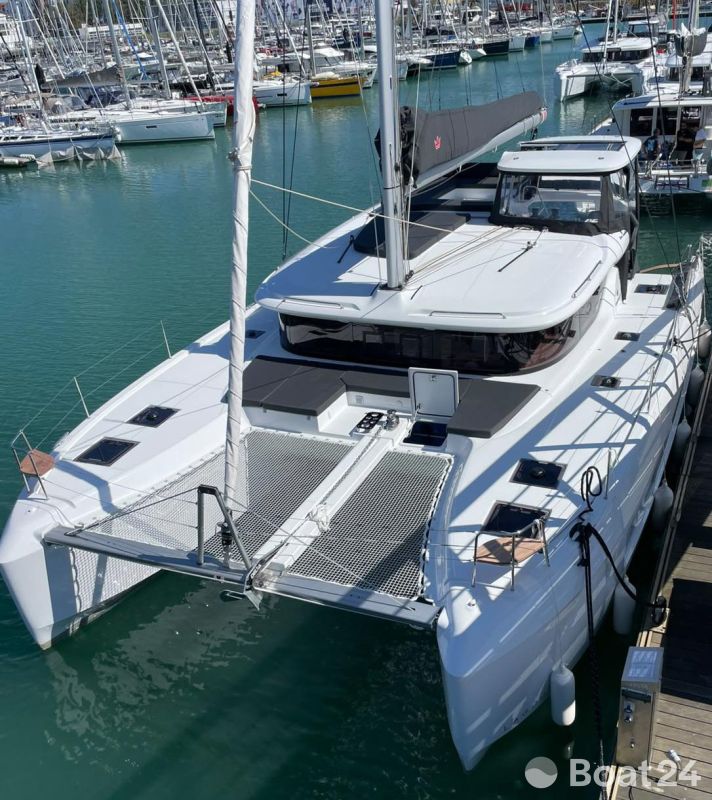Lagoon 43