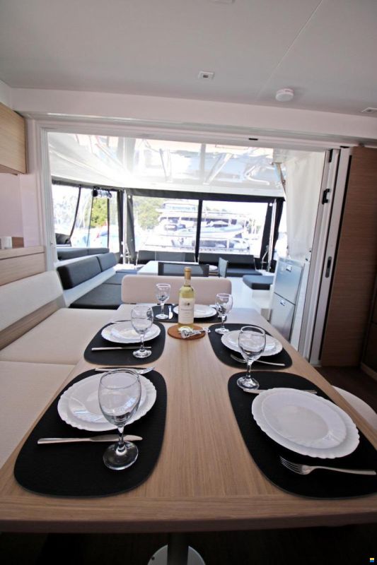 Lagoon 43