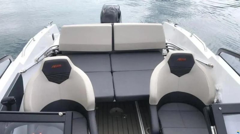 Bella 500 Bowrider