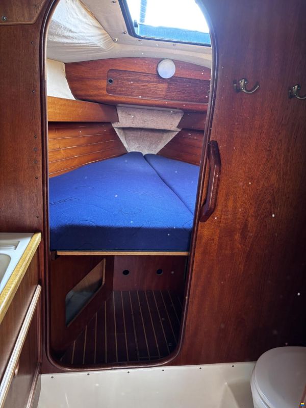 Bavaria 890