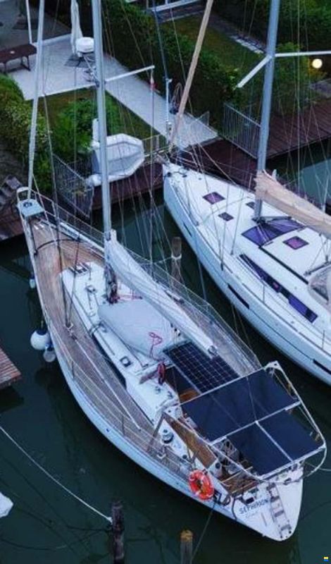 Beneteau First 42
