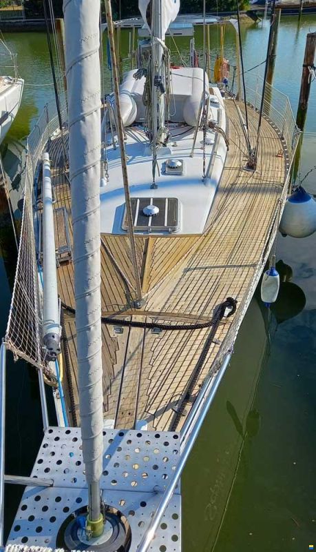 Beneteau First 42