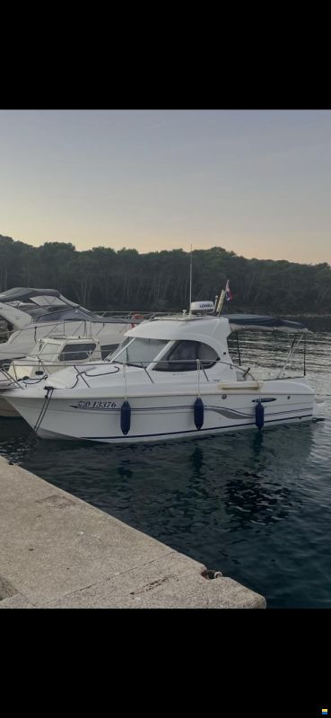 Beneteau Antares 7 inboard