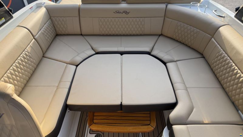 Sea Ray SLX 250