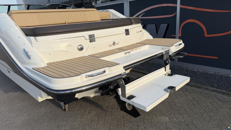 Sea Ray SLX 250